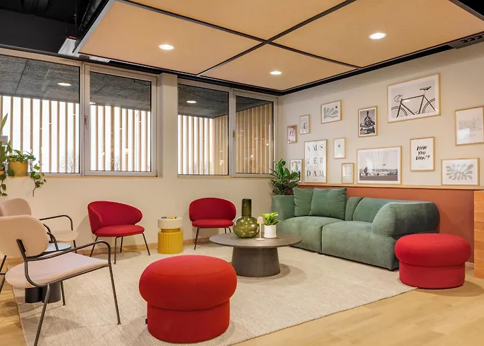 Maxhotel Amsterdam Airport Schiphol - Recently Renovated